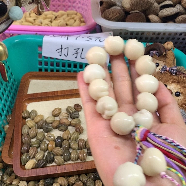 千眼菩提吊坠象牙果雕刻猫爪手持