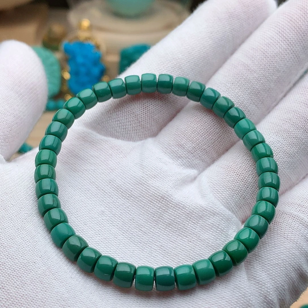 绿松石未镶嵌颈饰