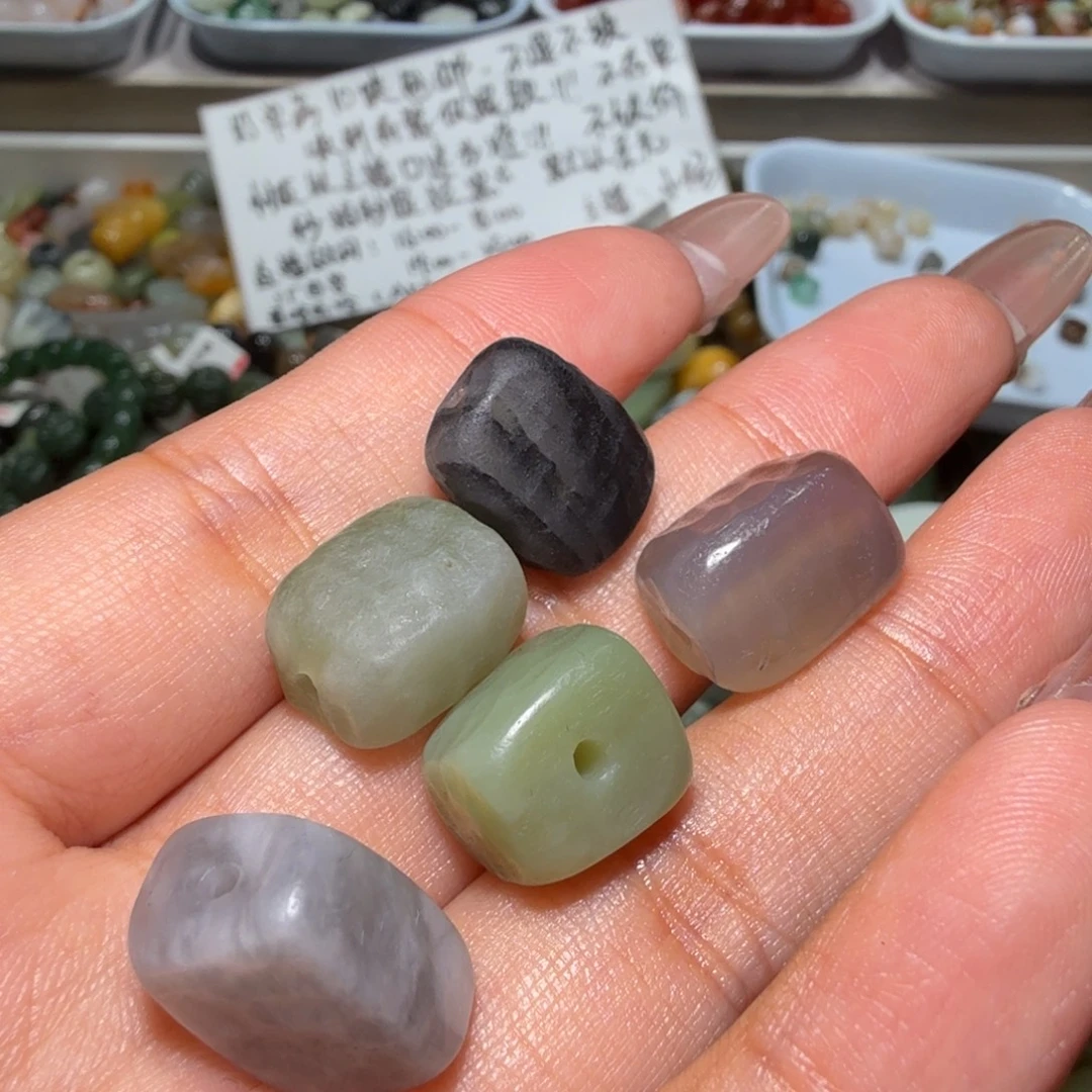 和田玉未镶嵌珠宝奇石