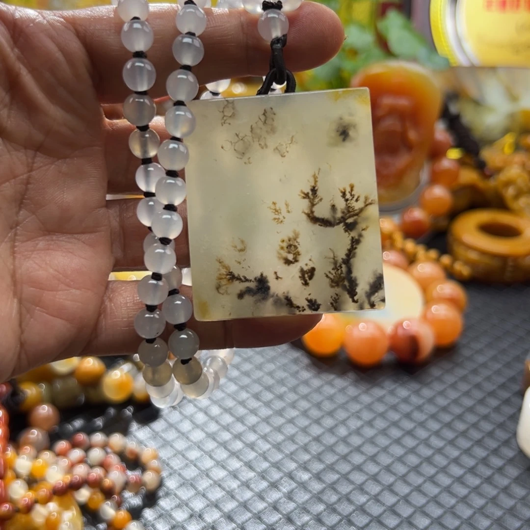 石英质玉未镶嵌颈饰