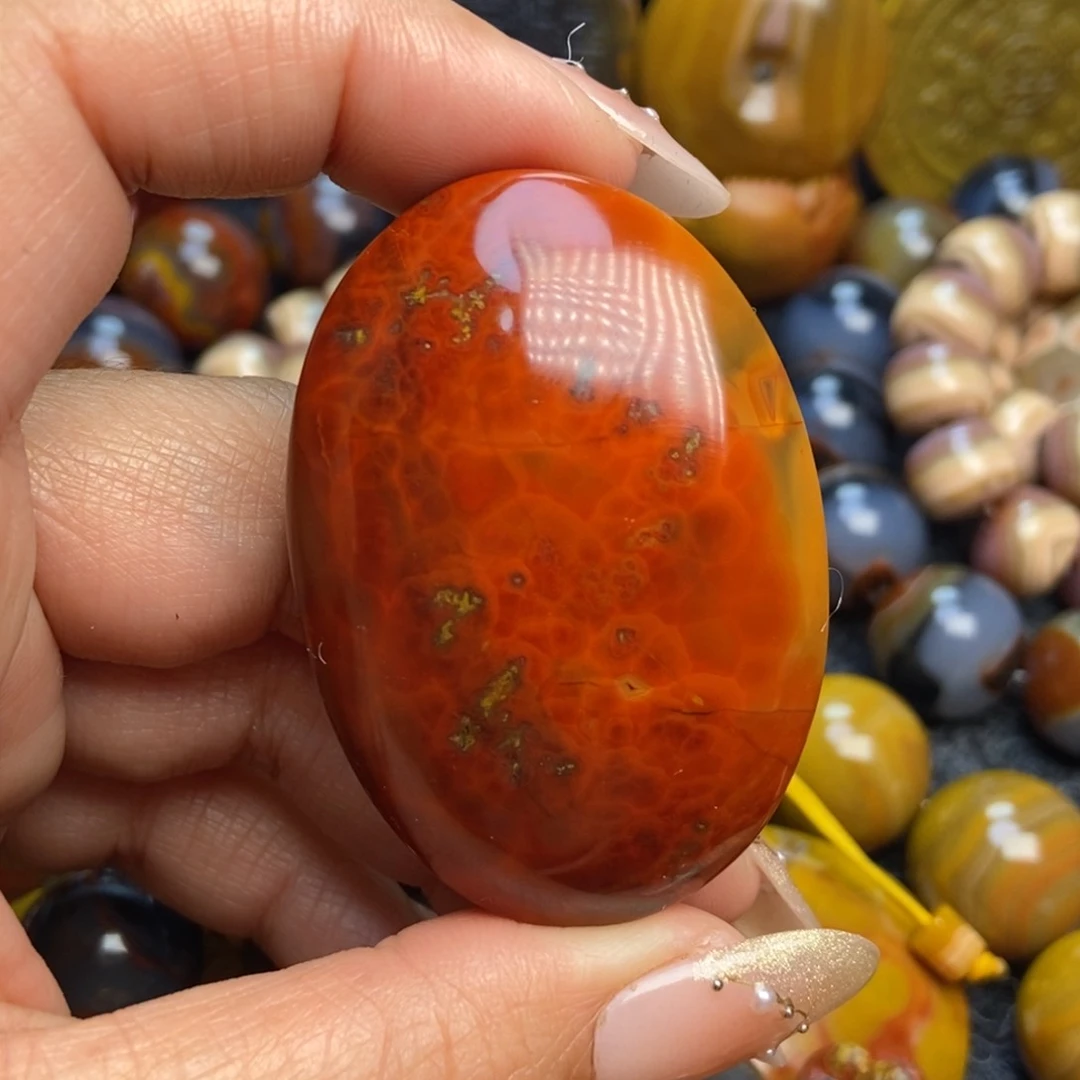 玛瑙/玉髓颈饰未镶嵌战国红