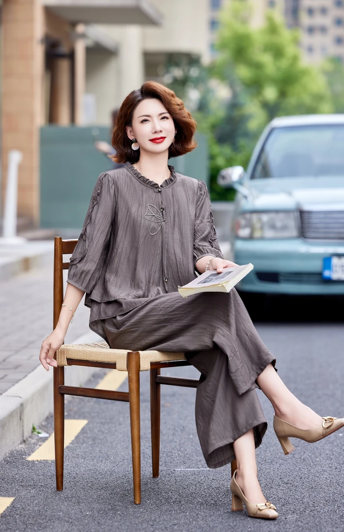 时尚中年夏装套装法式上衣气质小衫洋气衣服45至50岁微胖妈妈装