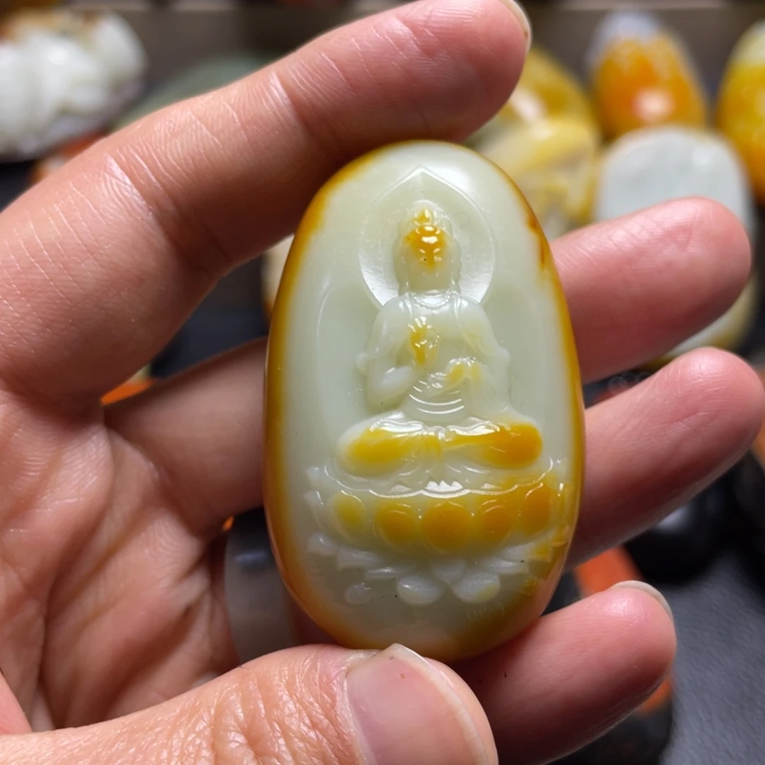 和田玉未镶嵌颈饰