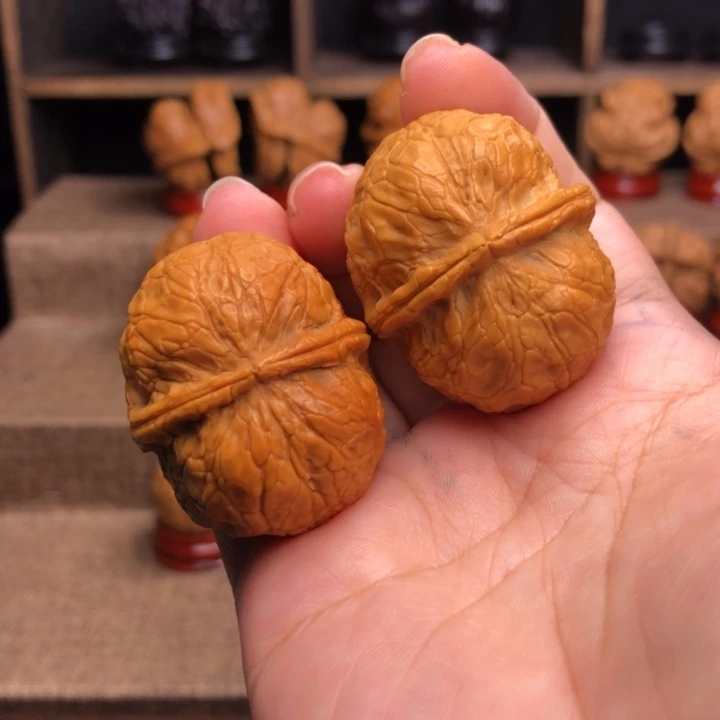 把件橄榄核36玄武元宝38