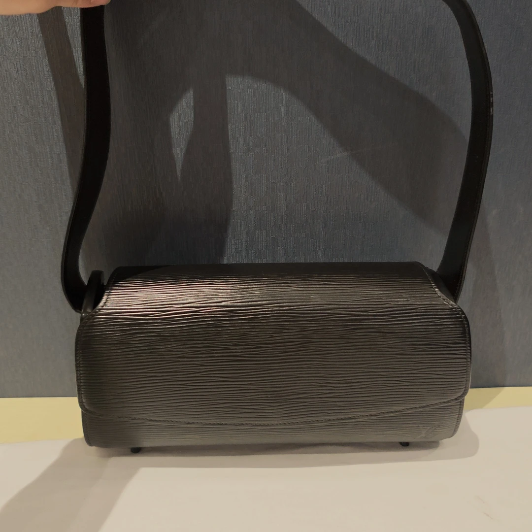 95新 LouisVuitton/路易威登 LV黑色水波纹腋下包 yy1568 2339