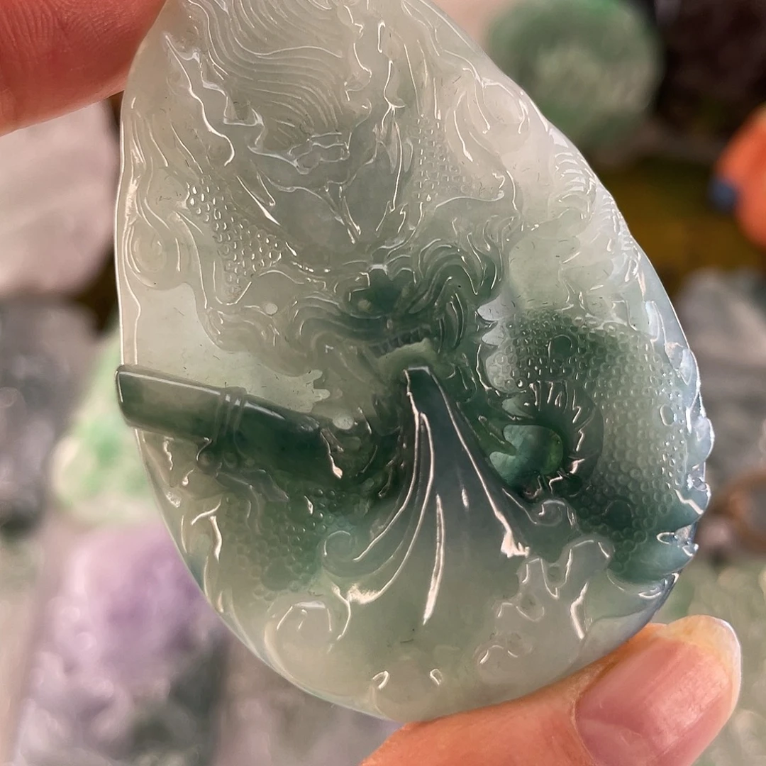颈饰未镶嵌翡翠龙牌