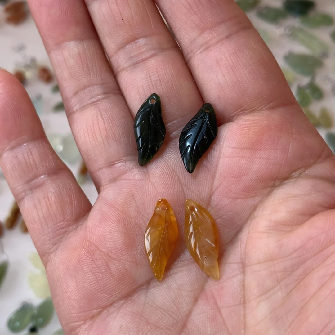 素***L蛇纹石玉未镶嵌耳环