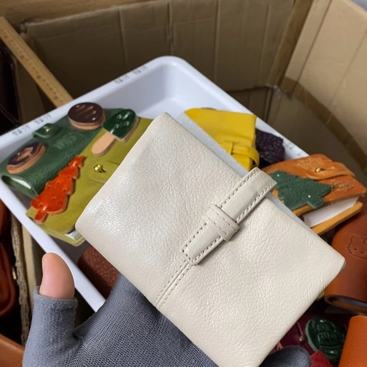 头层牛皮瑕疵A8活页本