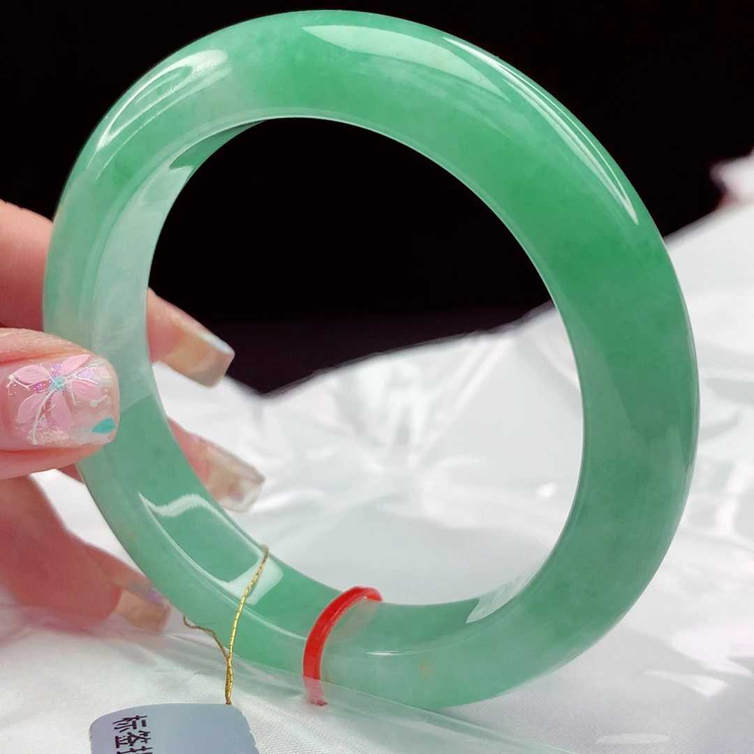 翡翠手镯未镶嵌55圈4515