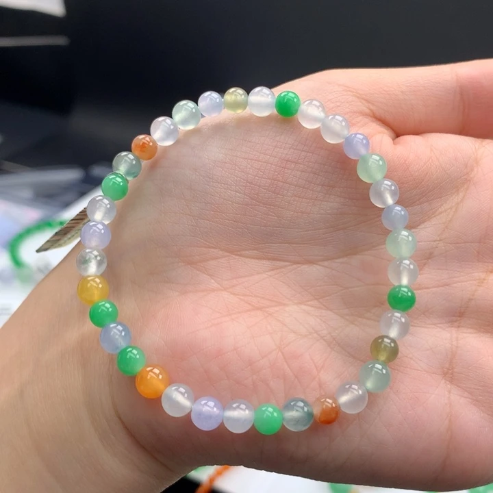 翡翠手镯未镶嵌翡翠