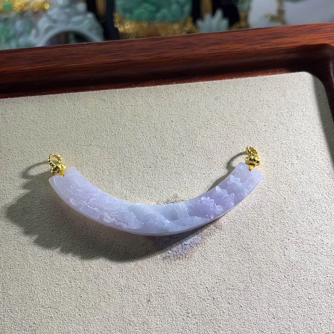 翡翠未镶嵌颈饰翡翠粉紫山水弯弯