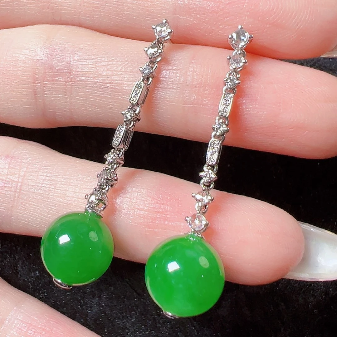 18K金镶嵌翡翠耳饰签收后24小时鉴赏期，过时不退