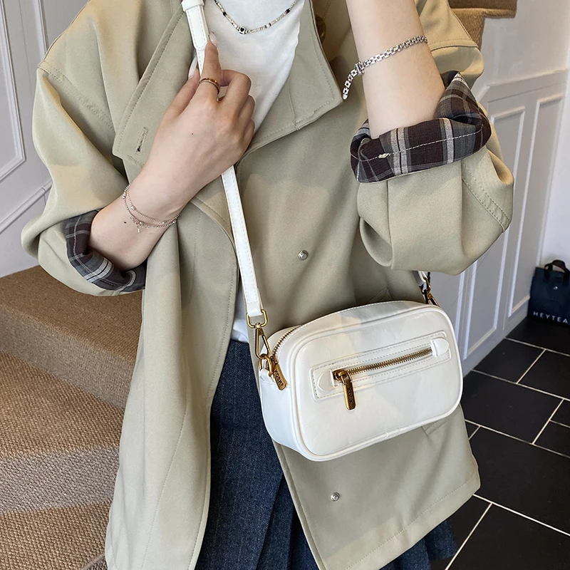 简约百搭单肩包2025新款潮流网红时尚气质小方包洋气斜挎包复古女