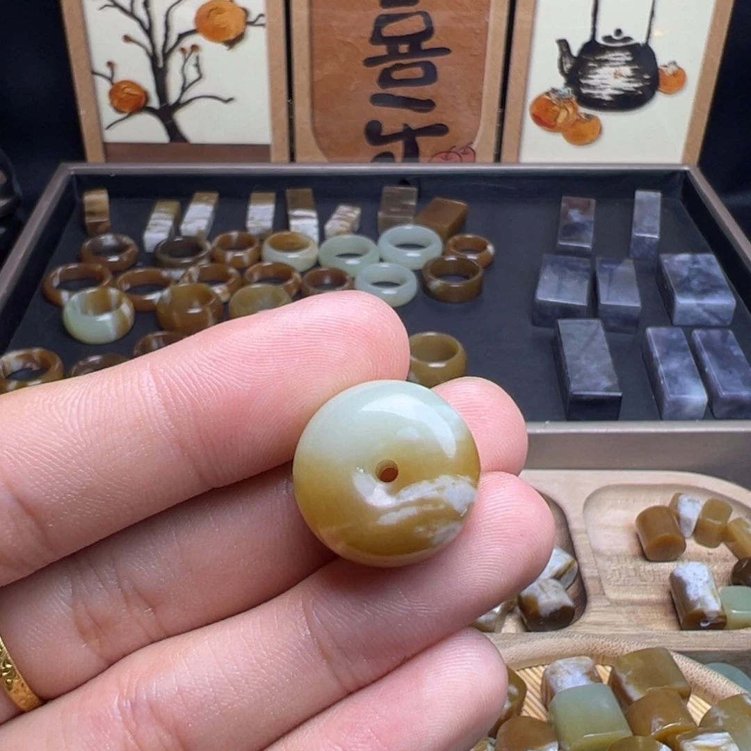 *****和田玉（糖玉）未镶嵌珠宝奇石平安扣