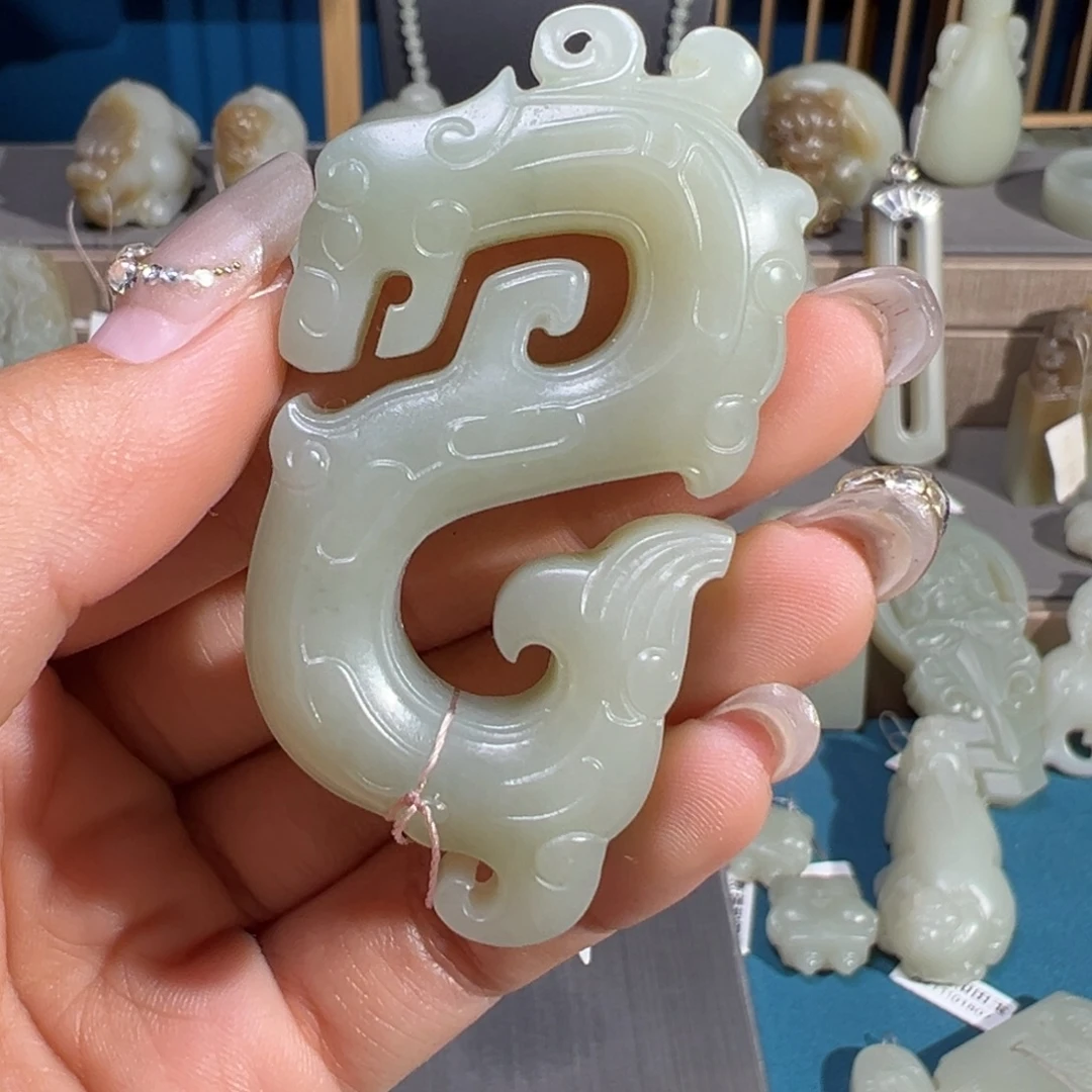 和田玉（糖玉）未镶嵌颈饰