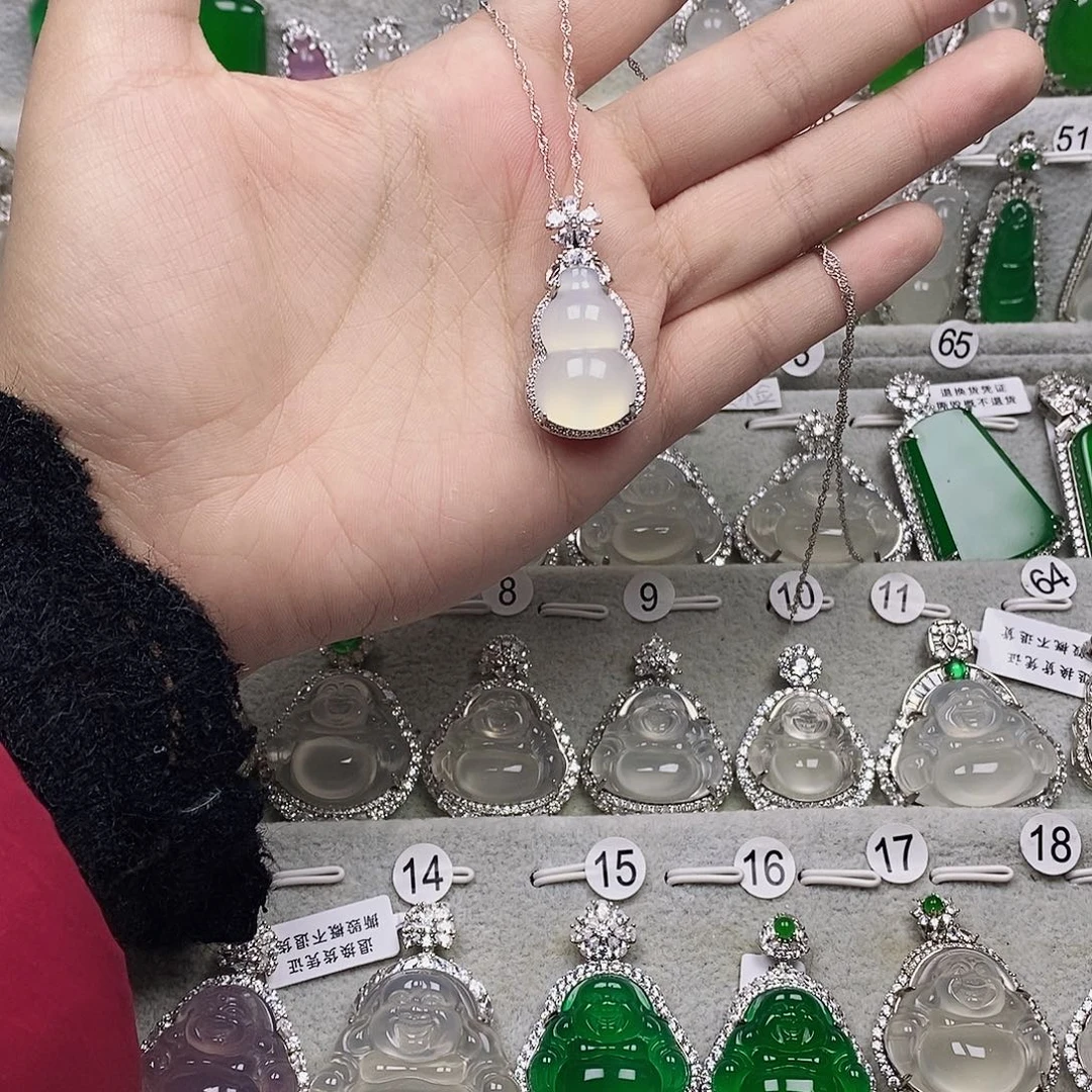 耿****玛瑙/玉髓合金颈饰925银链条