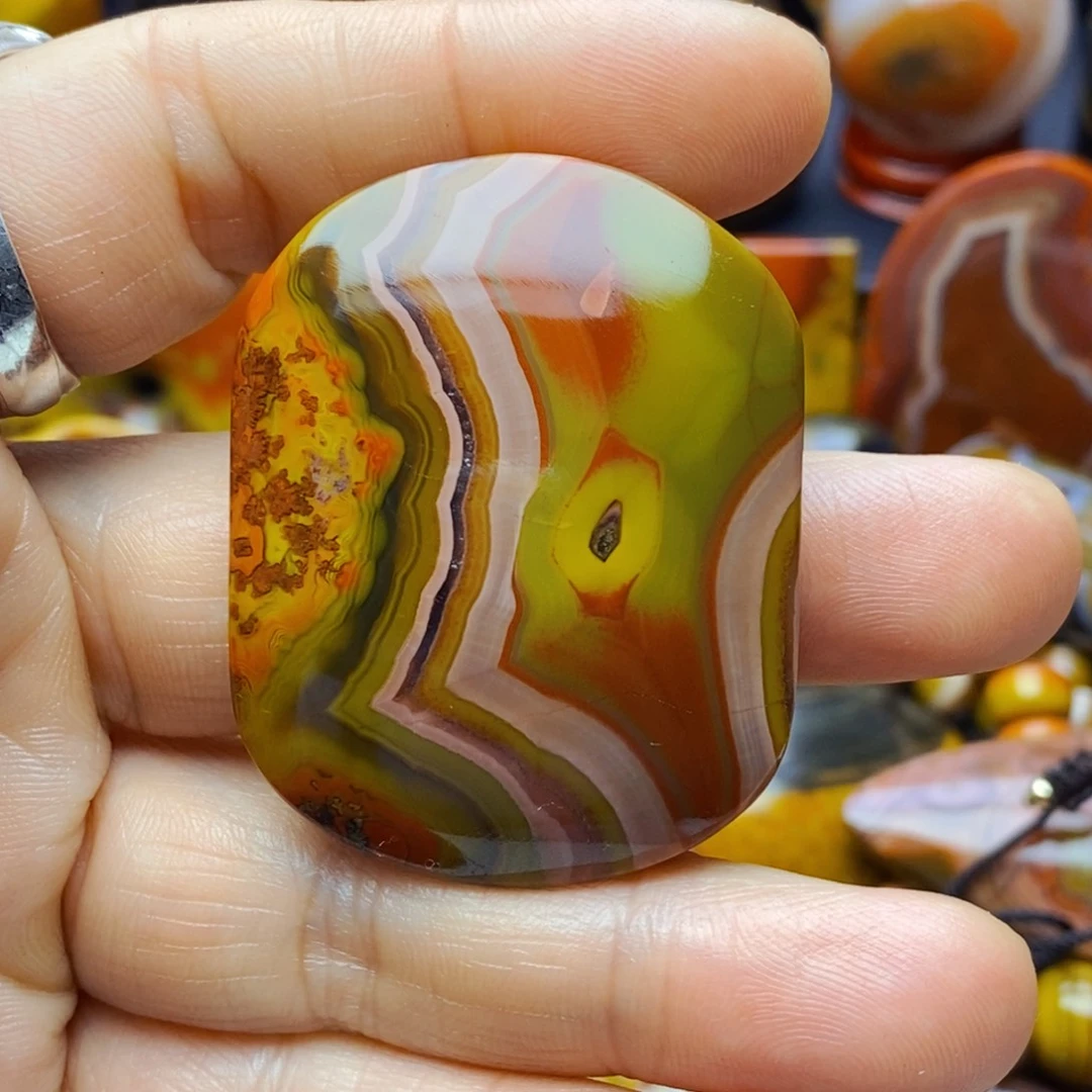 玛瑙/玉髓颈饰未镶嵌株****哥