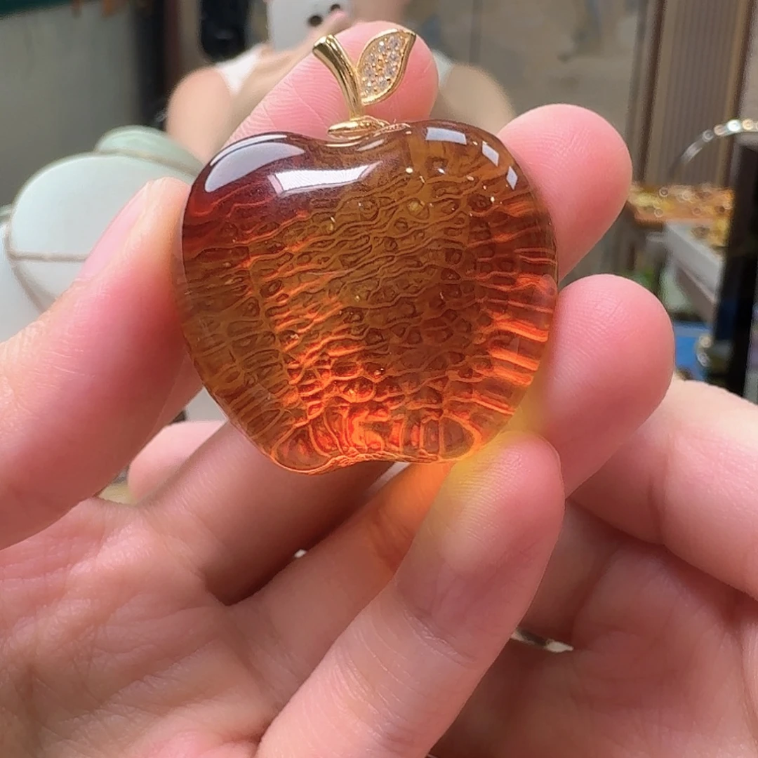 琥珀未镶嵌颈饰吊坠