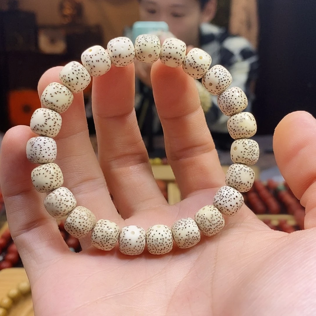 星月菩提吊坠朝****雪福利