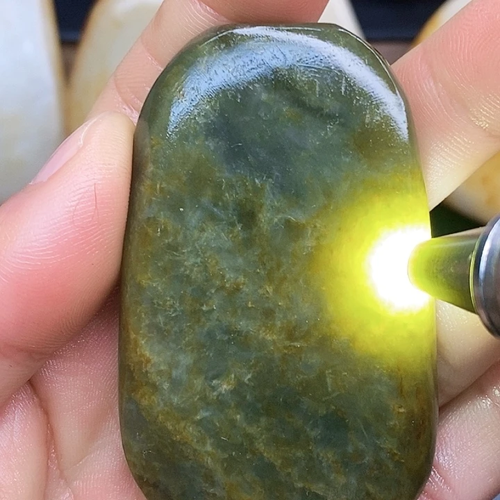 未镶嵌和田玉挂件