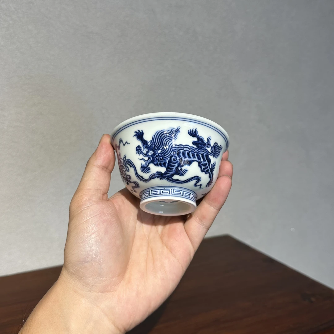 精品原矿纯手工狮子戏球压手杯口径约9.5厘米80-100毫升