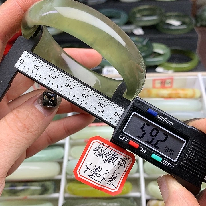 蛇纹石玉手镯未镶嵌715