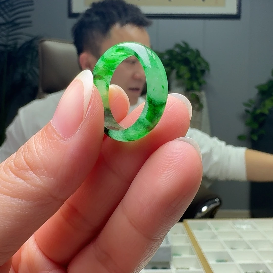 翡翠未镶嵌戒指多样性发货其一