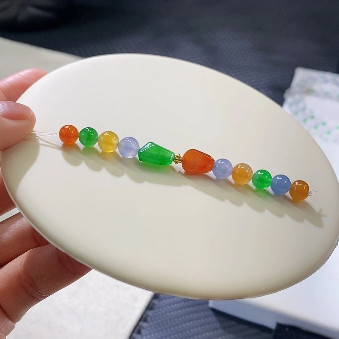 翡翠把件未镶嵌一手彩虹糖