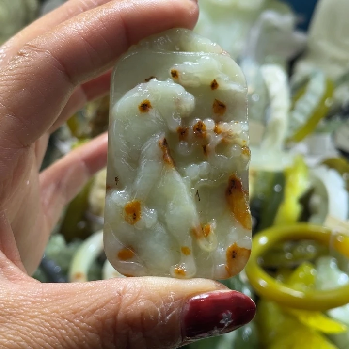 岫玉未镶嵌吊坠吊坠