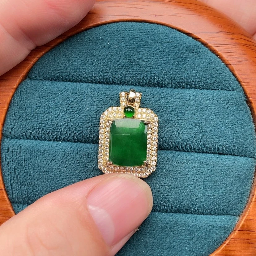 【闪购商品】颈饰银S925镶嵌翡翠姐****二