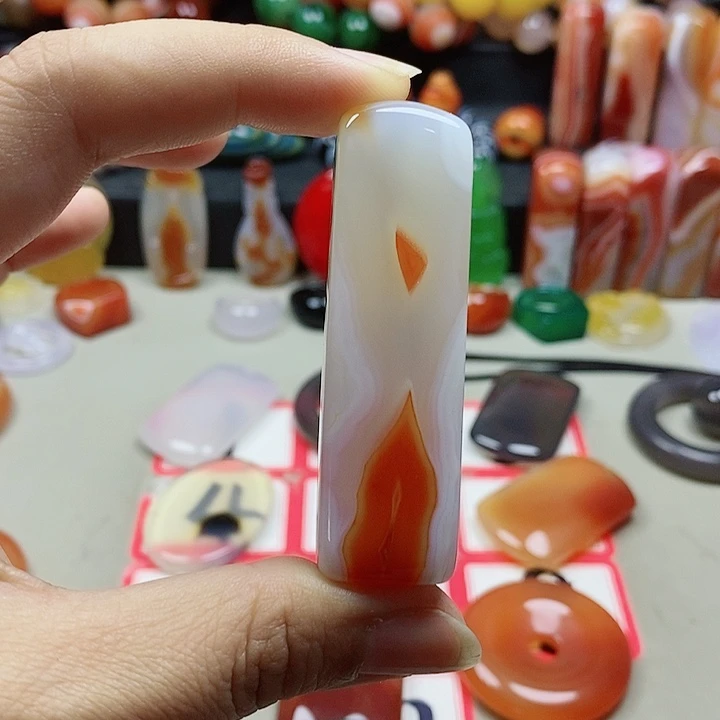 未镶嵌颈饰玛瑙/玉髓天*?