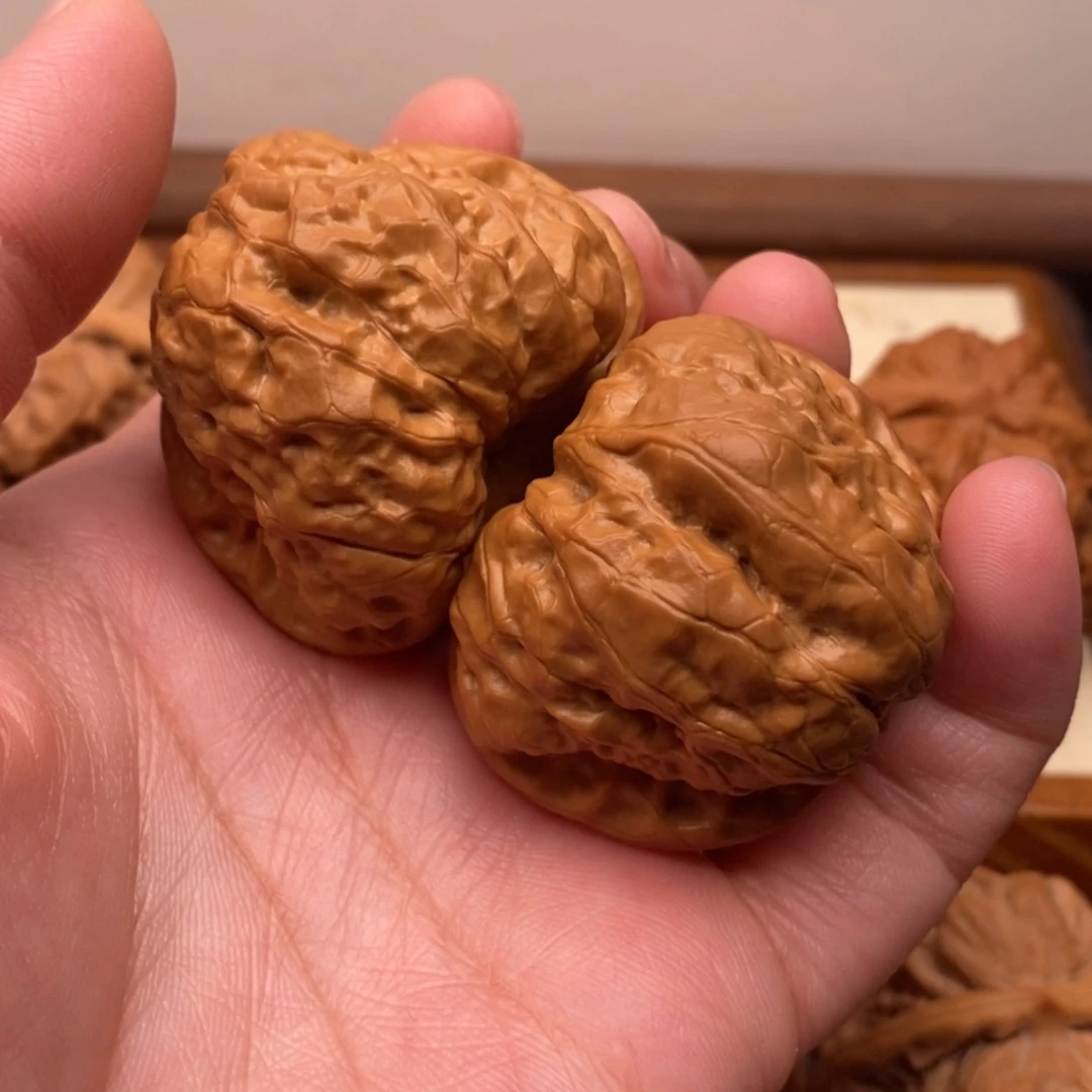 【闪购商品】把件文玩核桃边41左右