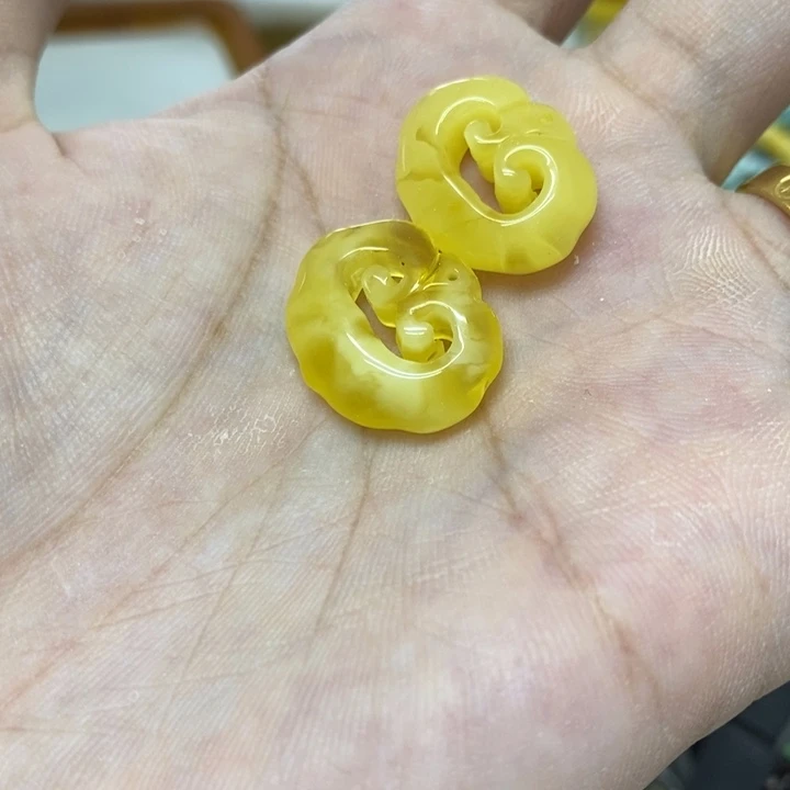 未镶嵌蜜蜡裸石多样性发货其一