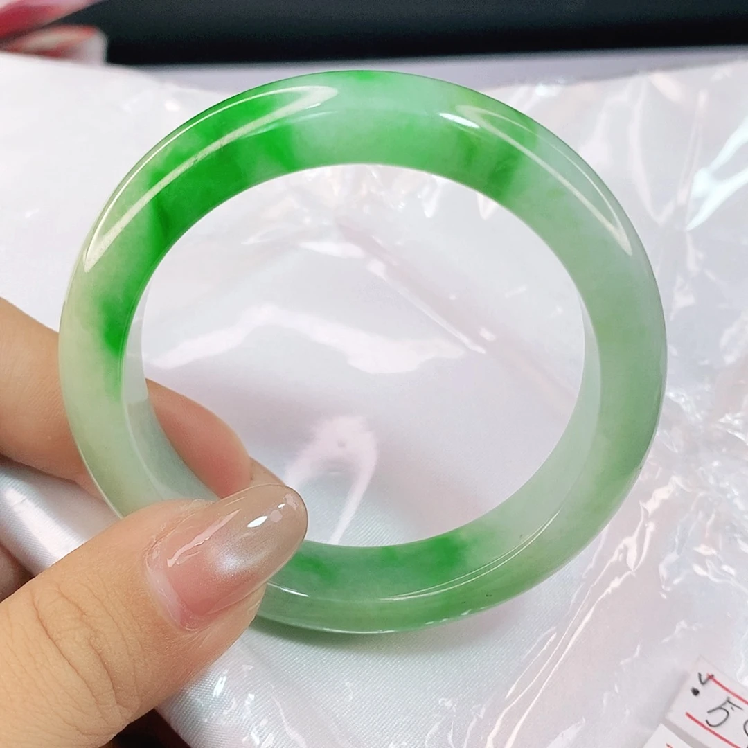 翡翠手镯未镶嵌冀*叽55圈
