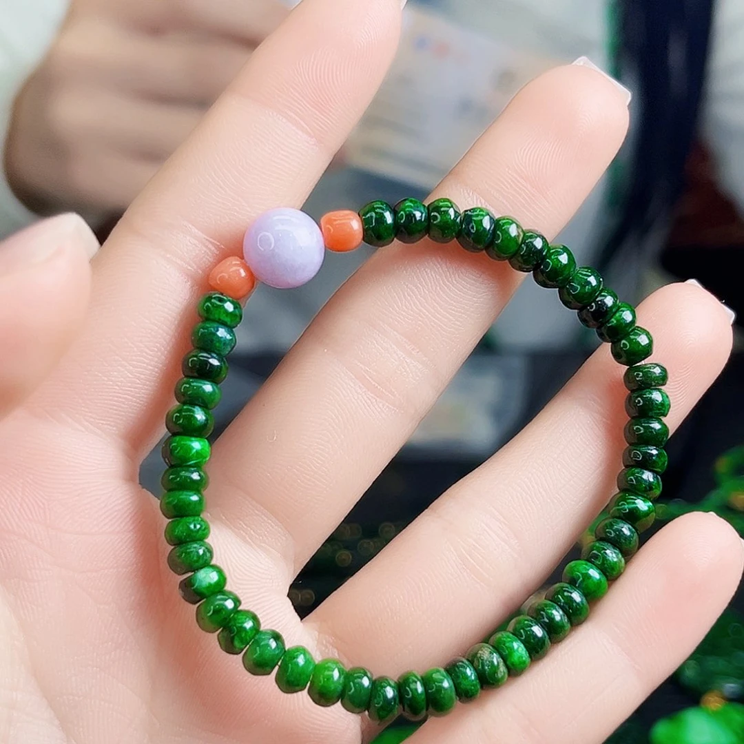 颈饰未镶嵌翡翠多样性