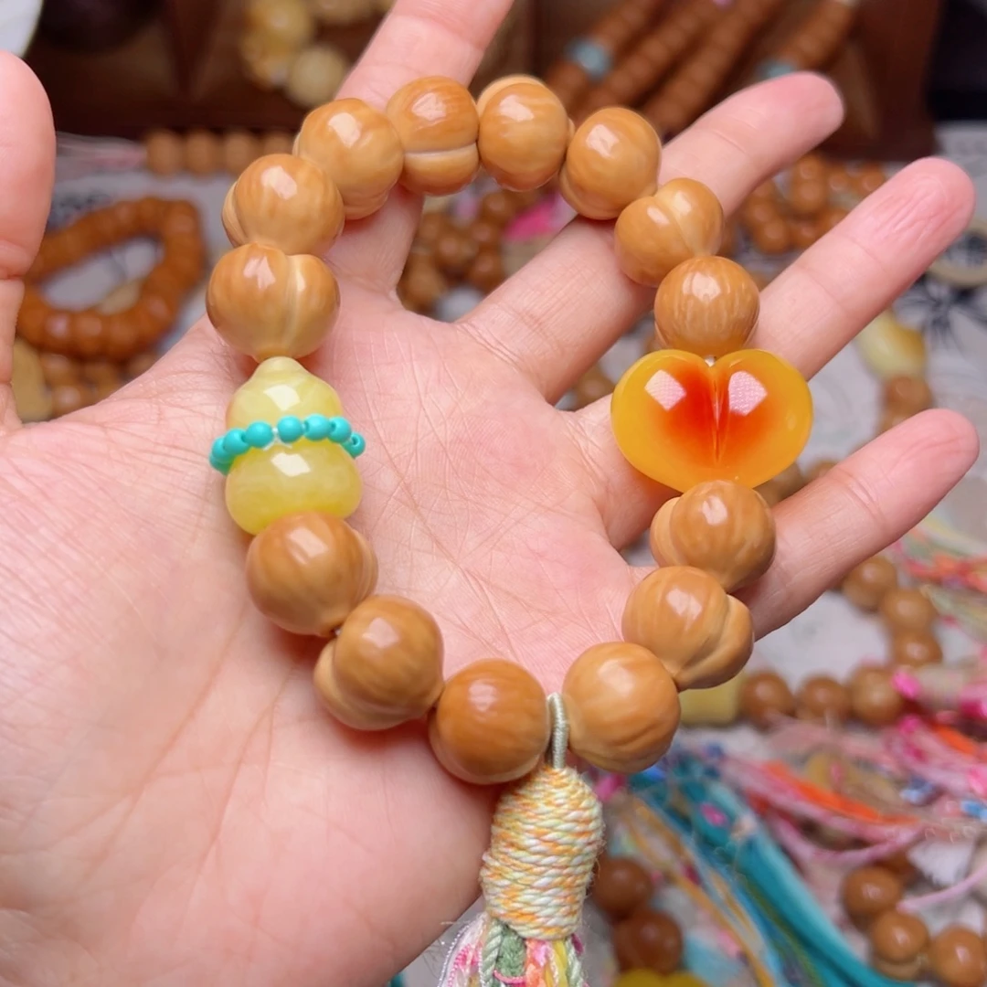 猴头核桃吊坠屁桃手持