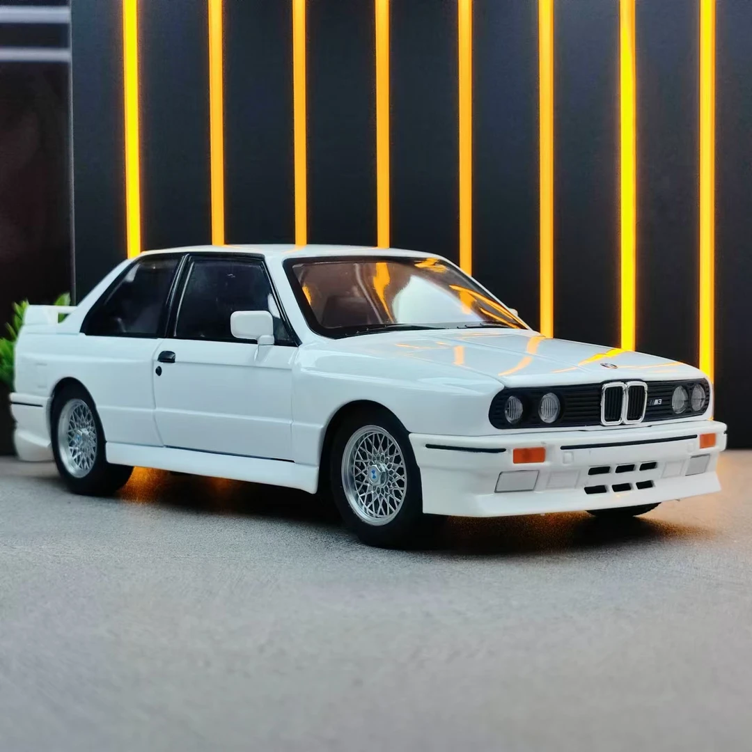 宝马BMW M3星爷同款 1:24合金汽车模型精美生日礼物摆件