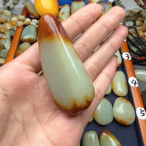 和田玉颈饰未镶嵌