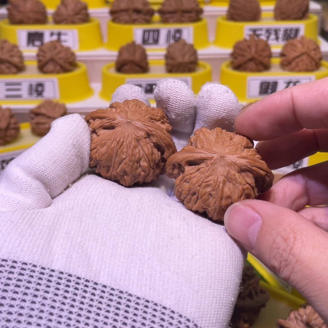 小***人桃核把件磨盘正磨