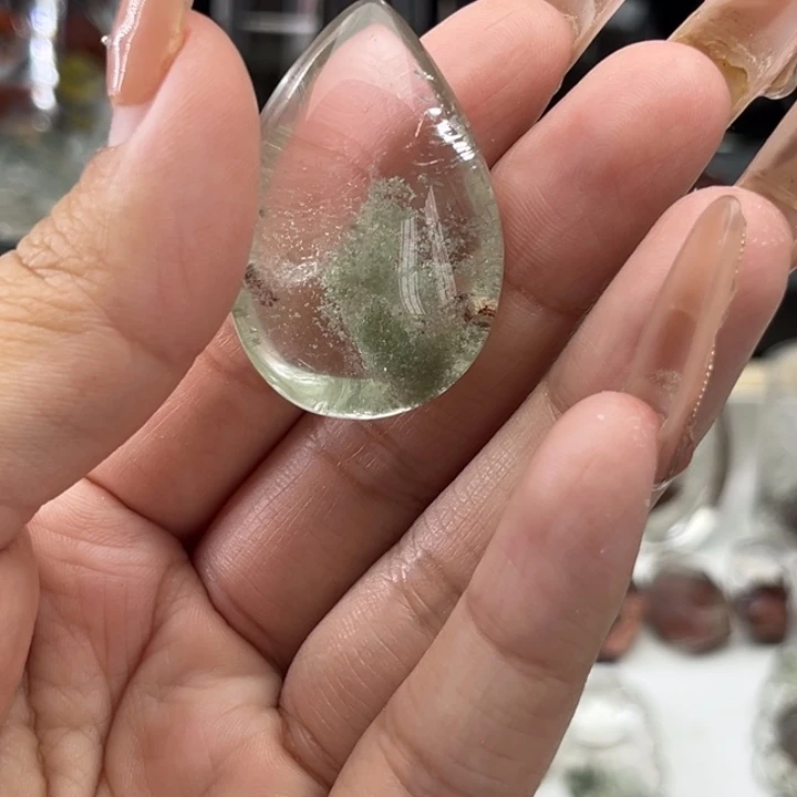 未镶嵌吊坠(赠链)水晶