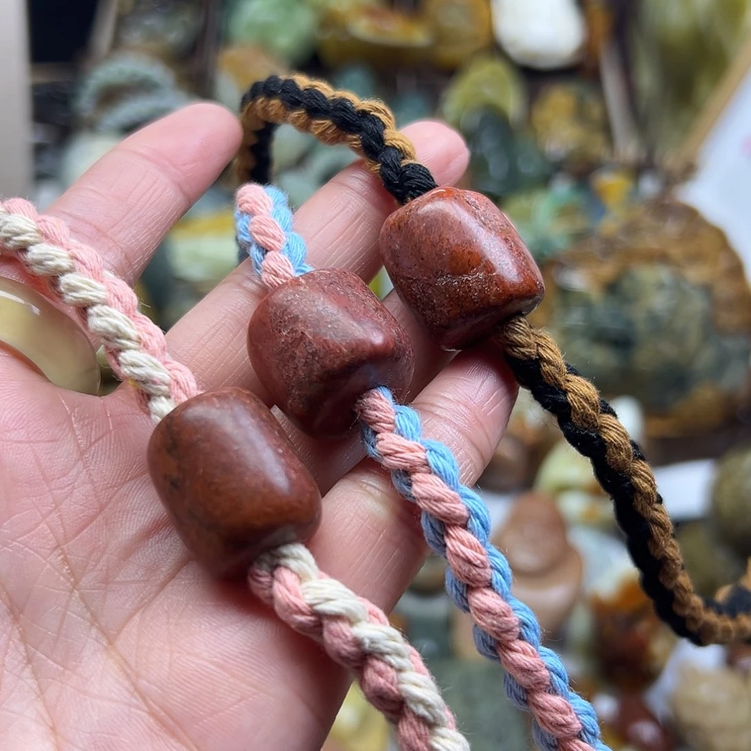 颈饰未镶嵌岫岩河磨玉（透闪石质玉）河磨玉手链有点瑕单个价位