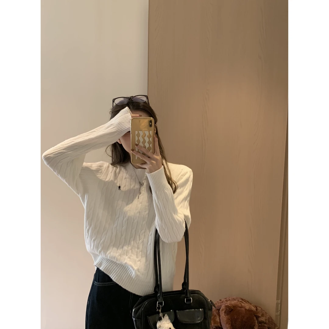 韩11文学系少女麻花肌理感刺绣圆领毛衣女学院老钱风针织上衣冬季