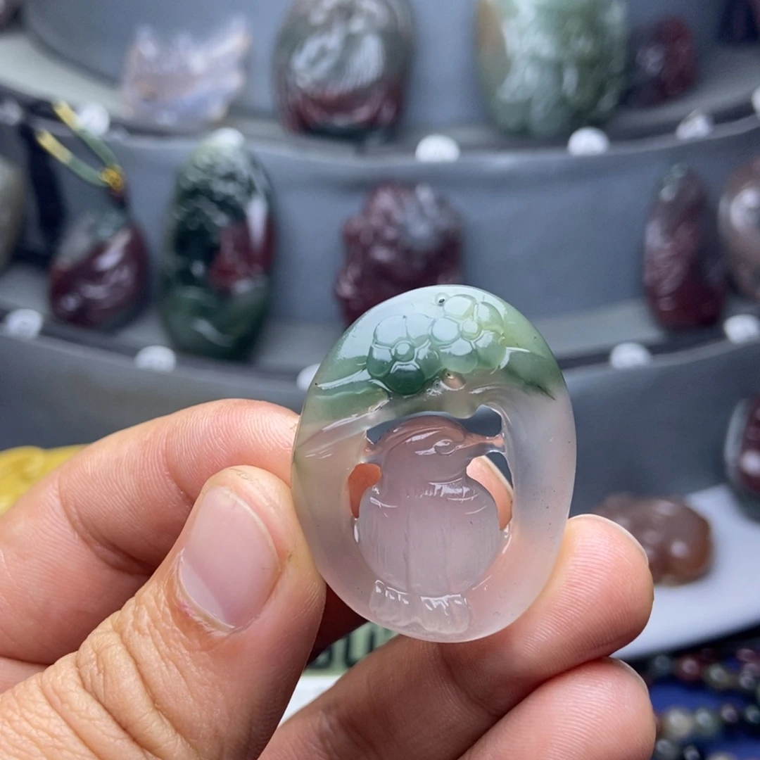 莲***香玛瑙/玉髓未镶嵌颈饰