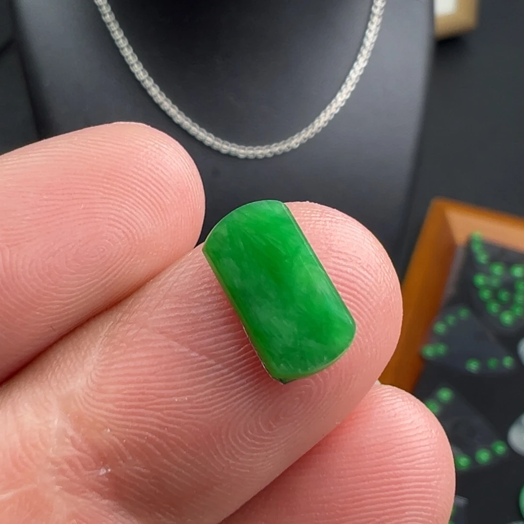 翡翠未镶嵌颈饰马鞍11.3