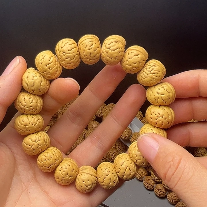 大***。吊坠桃核桃核手串