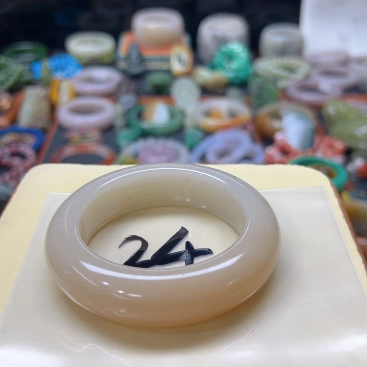 石英质玉手镯未镶嵌?****24