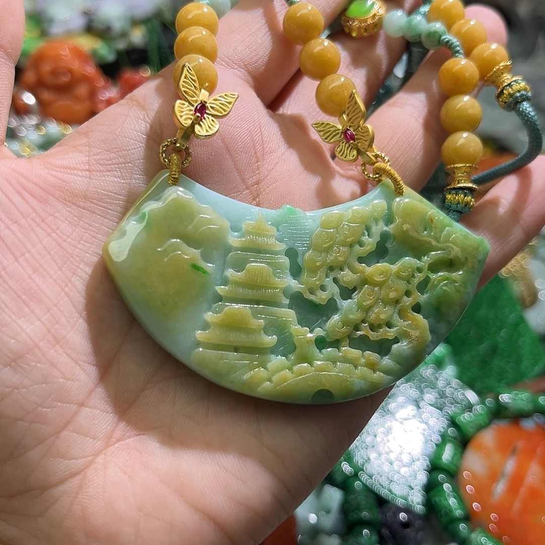 翡翠未镶嵌颈饰待编织