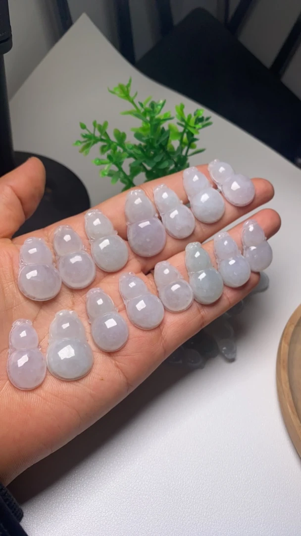 天然缅甸翡翠A货冰葫芦.多样性发货之一