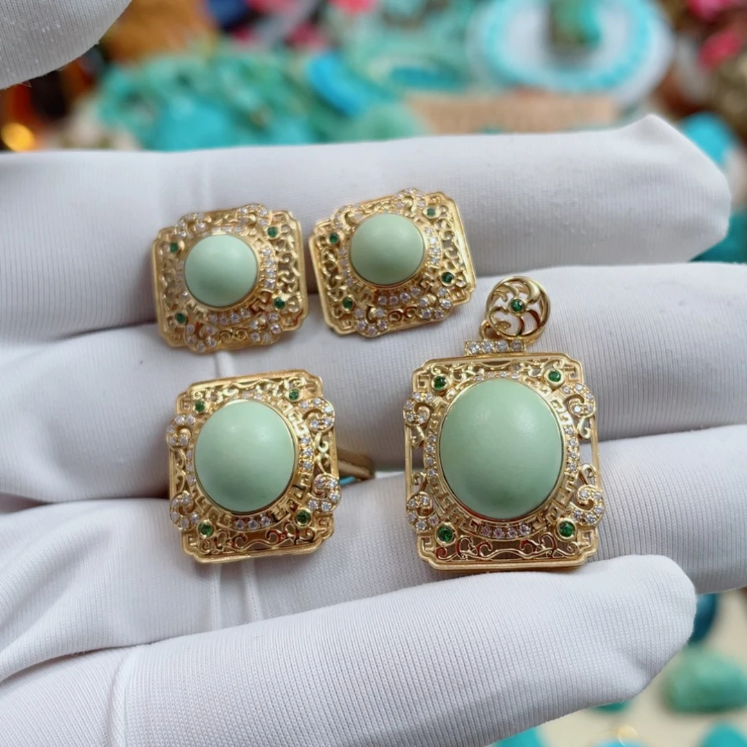 绿松石18K金镶嵌珠宝奇石