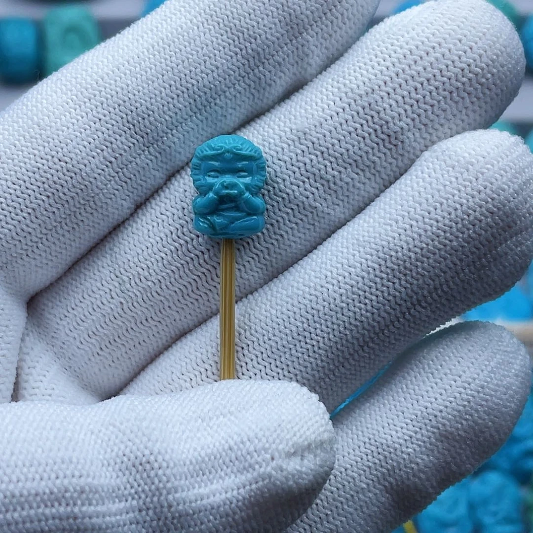 绿松石未镶嵌珠宝奇石